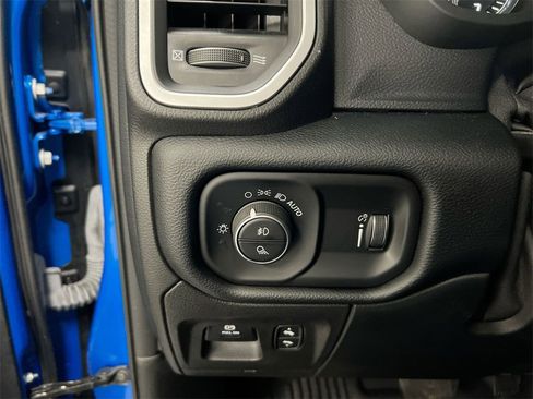 Used 2021 RAM 1500 Big Horn image 17