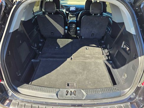 Used 2023 Ford Explorer Limited w/ Equipment Group 301A image 16