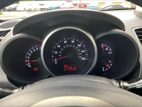 Used 2013 Kia Soul + w/ Audio Pkg FWD image 12