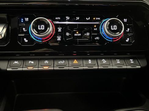 Used 2022 GMC Sierra 1500 AT4X image 47