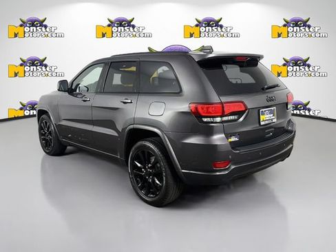 Used 2019 Jeep Grand Cherokee Altitude AWD/4WD image 7