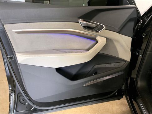 Used 2023 Audi e-tron Chronos w/ Chronos Package image 24