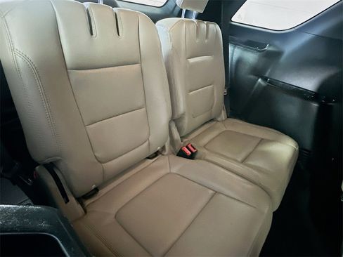 Used 2018 Ford Explorer XLT w/ Equipment Group 202A image 26