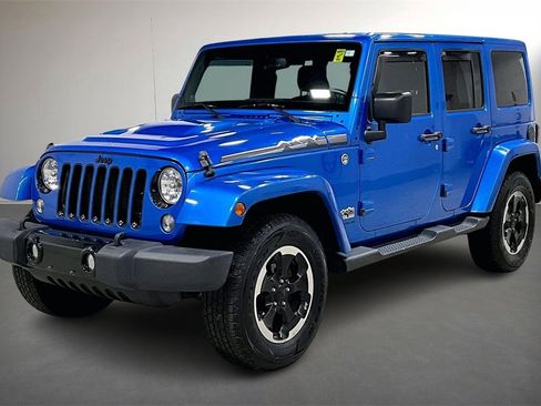 Used 2014 Jeep Wrangler Unlimited Sahara image 3