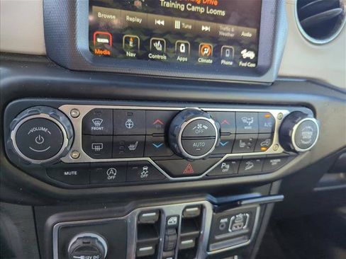 Used 2021 Jeep Wrangler Unlimited Sahara AWD/4WD image 25