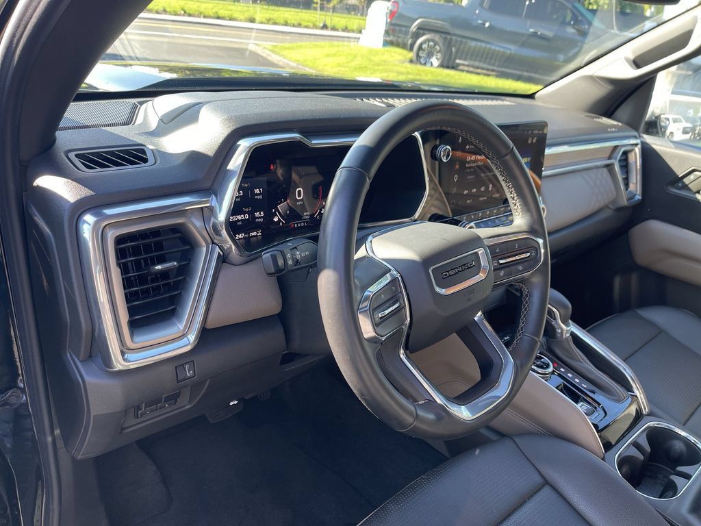 Used 2023 GMC Canyon Denali AWD/4WD image 10