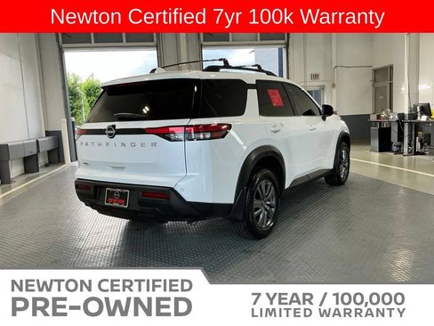 Used 2025 Nissan Pathfinder SV FWD image 26