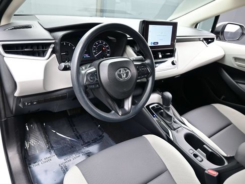 Used 2024 Toyota Corolla LE FWD image 12