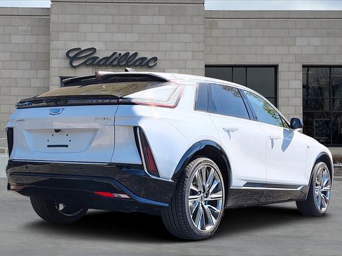 New 2026 Cadillac Lyriq Signature Luxury image 3