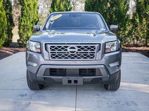 Used 2023 Nissan Frontier SV w/ SV Convenience Package image 3