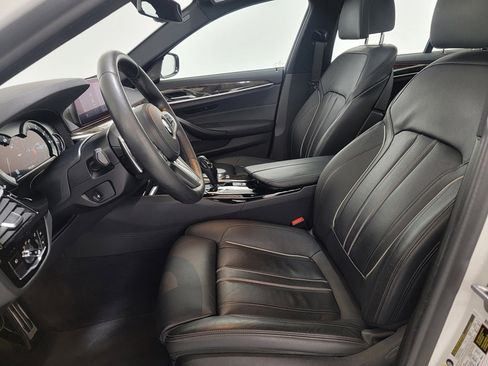 Used 2019 BMW 540i xDrive w/ M Sport Package image 16