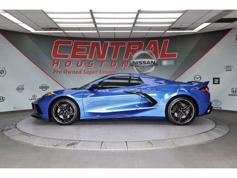 Used 2023 Chevrolet Corvette Stingray Premium Conv w/ Z51 Performance Package image 3