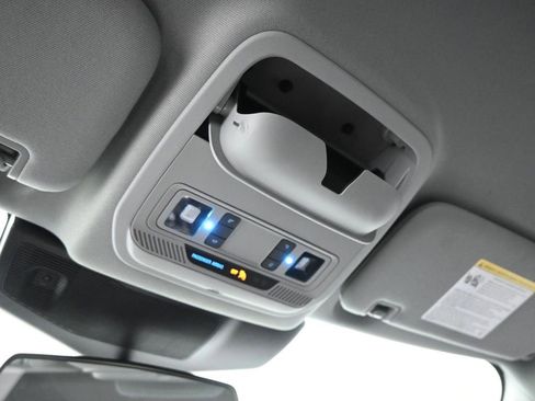 Used 2022 Ford Explorer XLT w/ Equipment Group 202A image 27