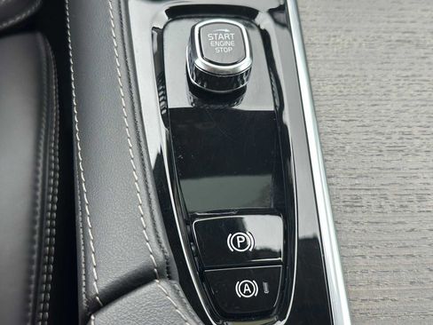 Used 2025 Volvo XC90 B6 Ultra w/ Protection Package Premier image 32