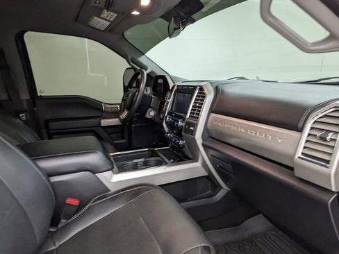 Used 2017 Ford F350 Lariat w/ Chrome Package image 40