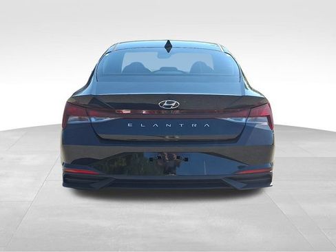 Used 2023 Hyundai Elantra SEL w/ Convenience Package FWD image 6