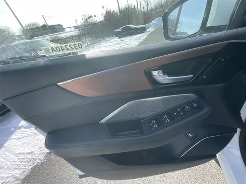 Used 2022 Acura MDX SH-AWD image 12