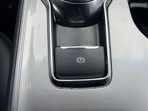 Used 2024 Ford Edge SEL image 23