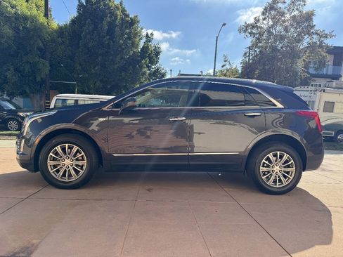 Used 2017 Cadillac XT5 Luxury w/ Driver Awareness Package FWD image 4