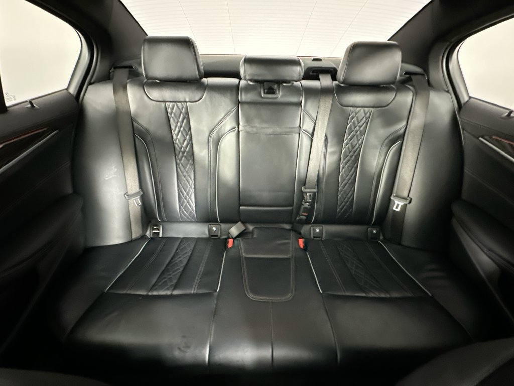 Used 2021 BMW M550i xDrive AWD/4WD image 13