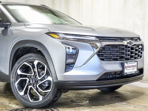 New 2026 Chevrolet Trax RS w/ Driver Confidence Package image 3