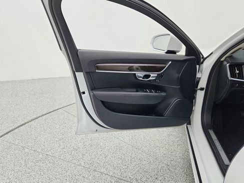 Used 2019 Volvo S90 T5 Momentum image 36