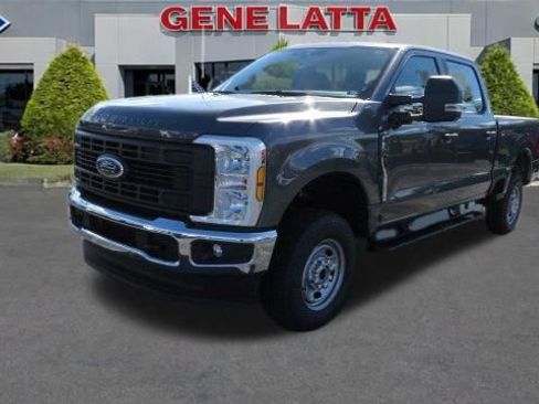 New 2026 Ford F250 XL w/ XL Chrome Package image 3