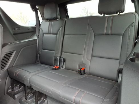 Used 2023 Chevrolet Suburban High Country AWD/4WD image 24