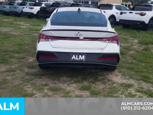Used 2025 Hyundai Elantra Sport FWD image 7
