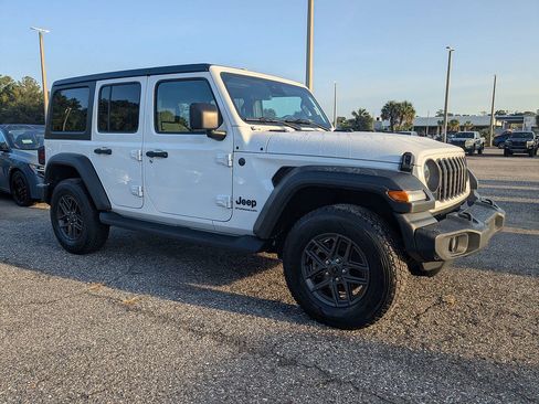 Used 2024 Jeep Wrangler Unlimited Sport AWD/4WD image 2