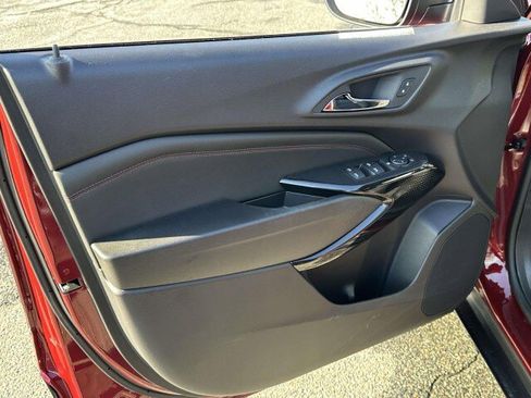 Used 2025 Chevrolet Trax RS image 14