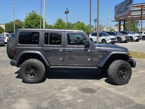 Used 2020 Jeep Wrangler Unlimited Rubicon w/ Dual Top Group AWD/4WD image 38