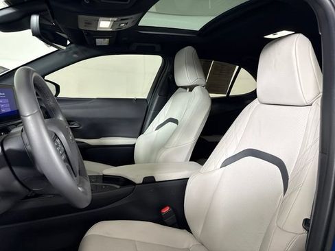 Used 2024 Lexus UX 250h FWD w/ Premium Package image 5