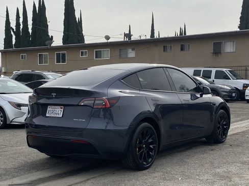 Used 2020 Tesla Model Y Long Range image 4