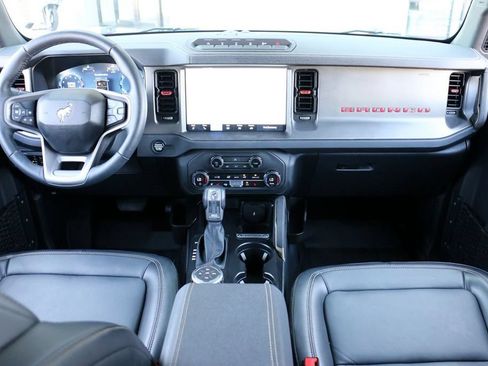 Used 2025 Ford Bronco Badlands w/ Sasquatch Package AWD/4WD image 27