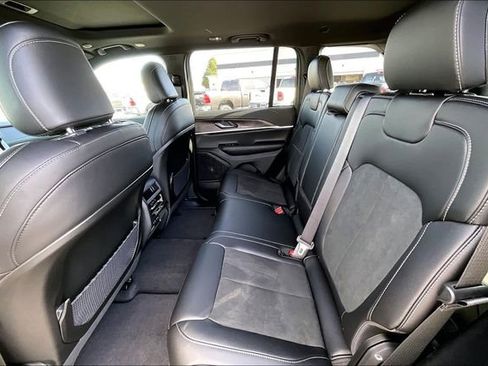 New 2026 Jeep Grand Cherokee Altitude AWD/4WD image 10