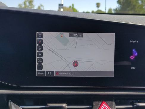 Certified 2024 Kia Niro Wind FWD image 22