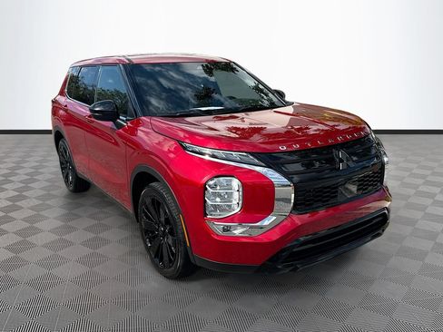 Used 2026 Mitsubishi Outlander LE FWD image 3