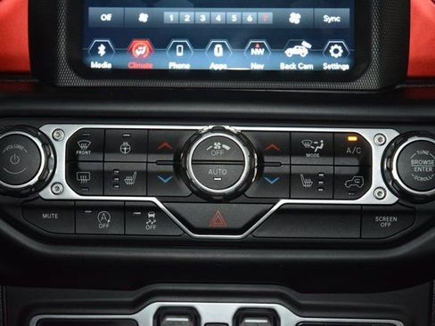 Used 2021 Jeep Wrangler Unlimited Rubicon AWD/4WD image 32