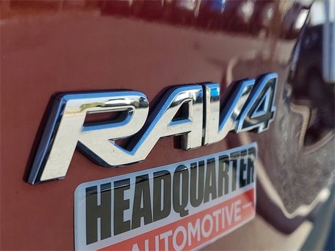 Used 2020 Toyota RAV4 XLE image 7