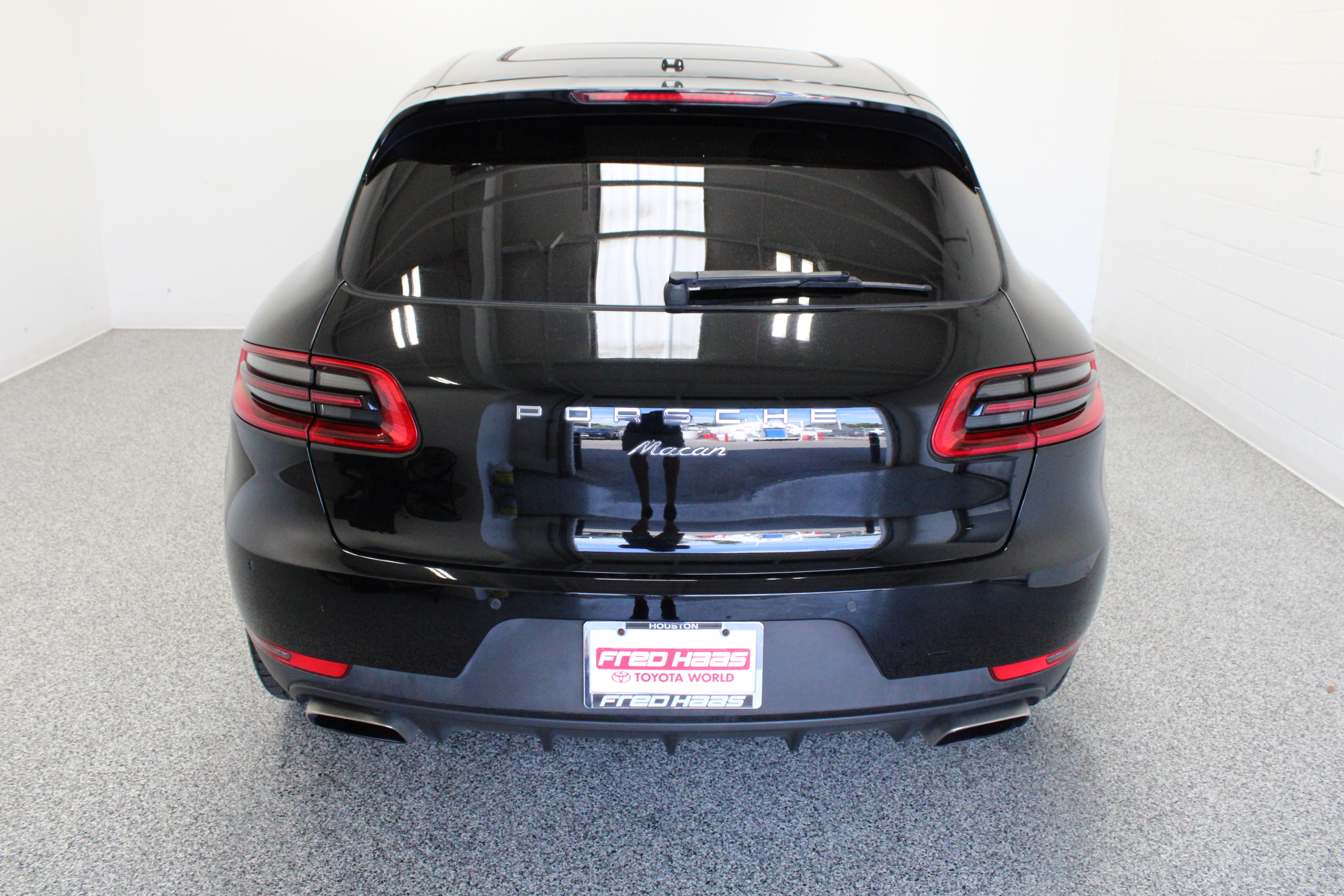 Used 2018 Porsche Macan Sport Edition AWD/4WD image 8