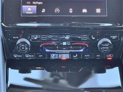 New 2025 Jeep Grand Cherokee Altitude image 5