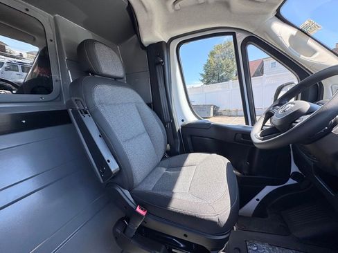 Used 2025 RAM ProMaster 2500 w/ Convenience Group FWD image 21