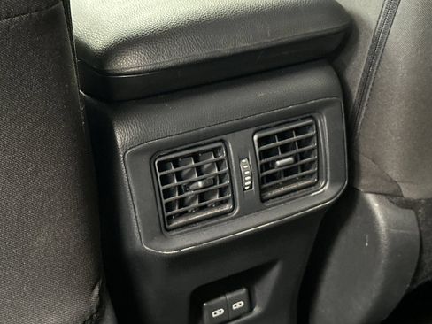 Used 2025 Toyota RAV4 XLE FWD image 17