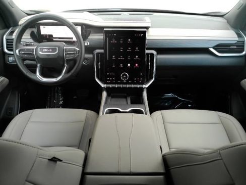 Used 2026 GMC Acadia Elevation w/ Elevation Premium Package FWD image 2
