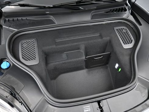 New 2026 Porsche Macan 4 Electric image 33