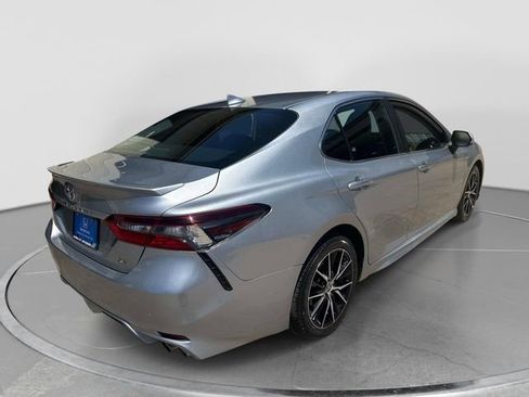 Used 2021 Toyota Camry SE FWD image 6