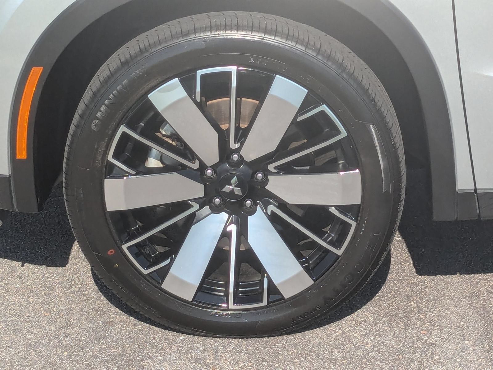 Used 2025 Mitsubishi Outlander SE AWD/4WD image 10