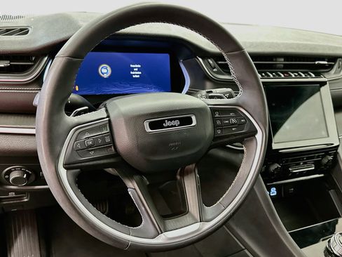 Used 2024 Jeep Grand Cherokee Altitude AWD/4WD image 18