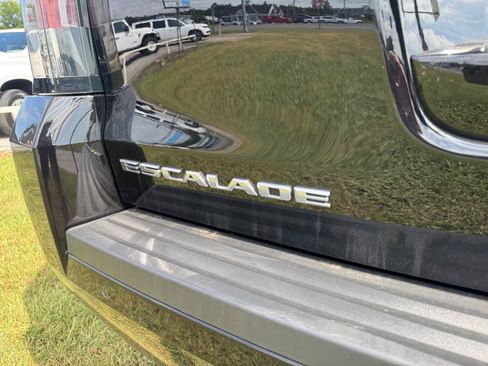 Used 2020 Cadillac Escalade ESV Platinum AWD/4WD image 14